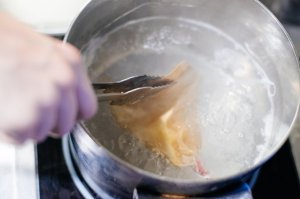 5 способов приготовить яйца пашот. Изображение № 2.
